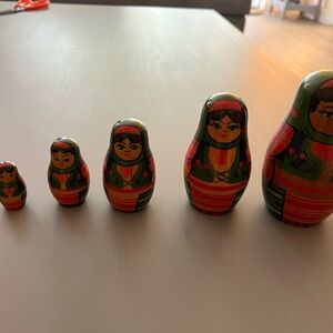 Five Babushka Traditional Nesting Dolls Set - Multicolor
